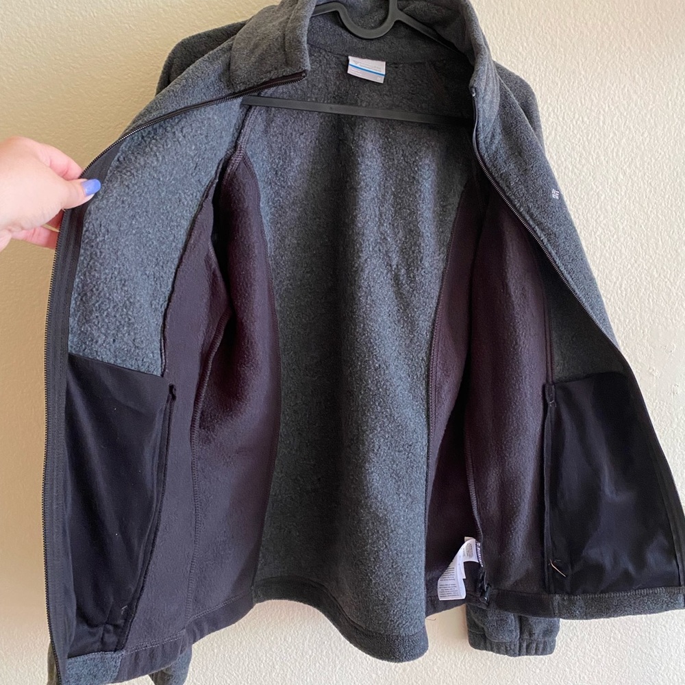 Fleece Columbia Sweater 🥶 - Picture 2 of 6